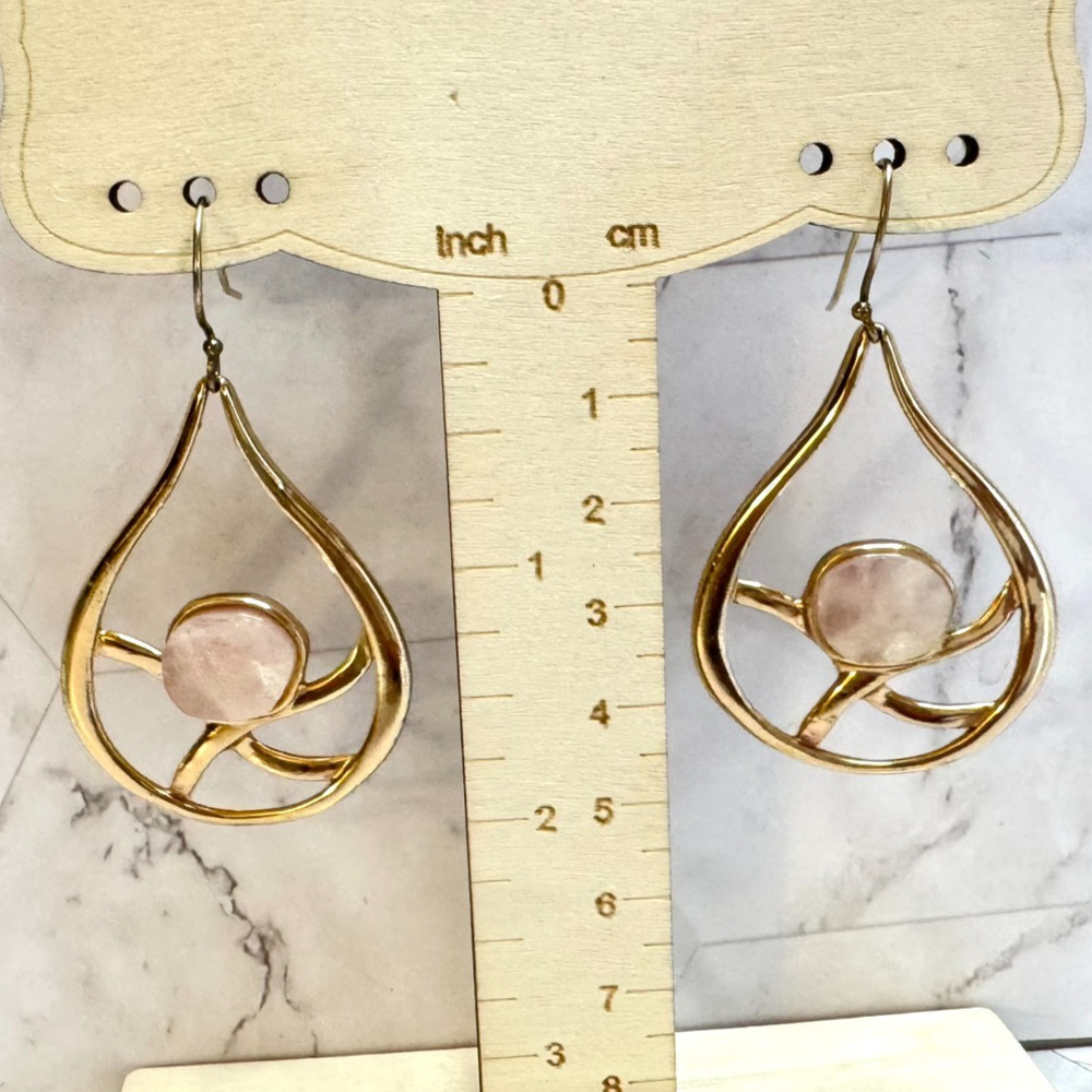 Elements by Nest Rose Quartz Earrings Gold Tone Tear Drop Rough Cut Stone EUC